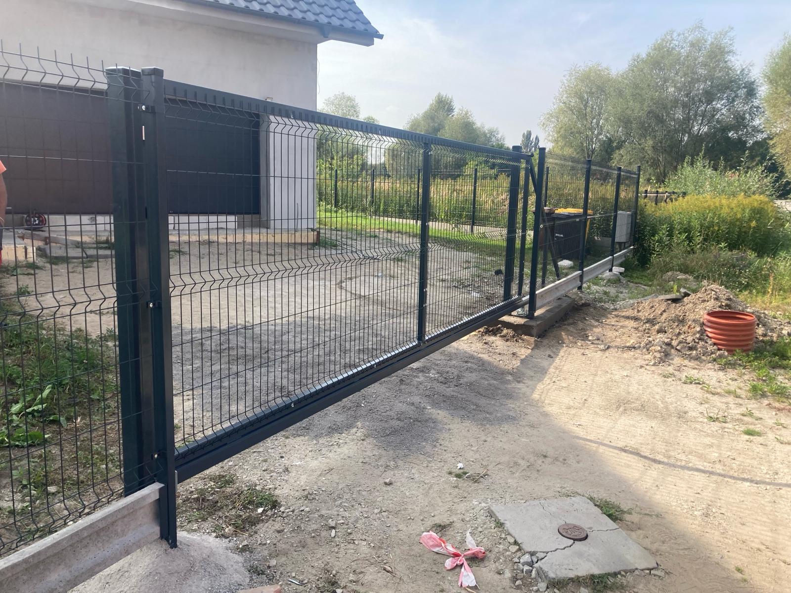 Brama panelowa przesuwna